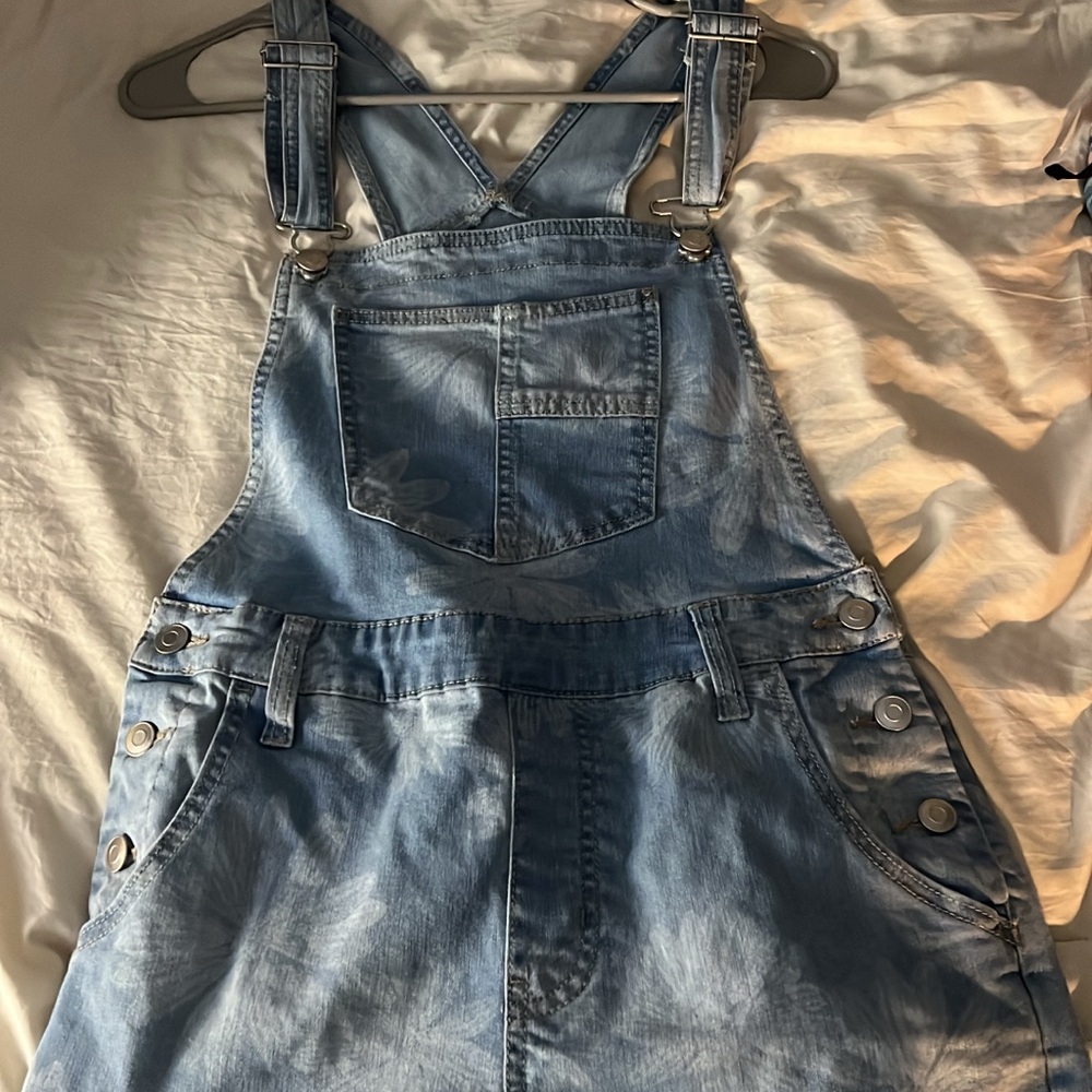Denim Overall shorts with Floral Print